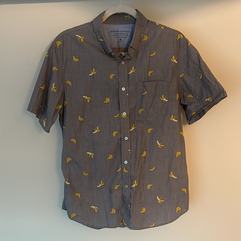 Banana Republic Men’s Size Medium, Slim Fit Banana Pattern Button Up